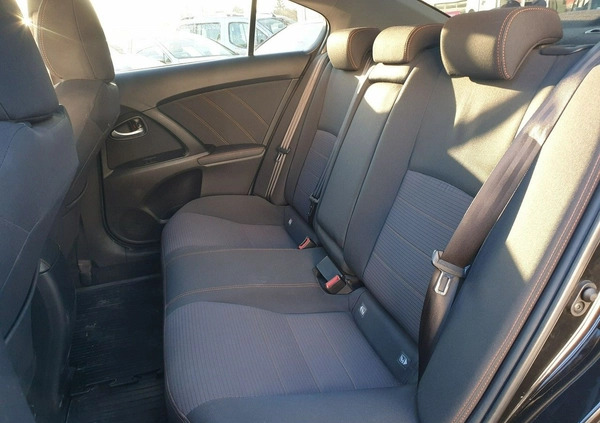 Toyota Avensis cena 69800 przebieg: 88870, rok produkcji 2017 z Mława małe 254